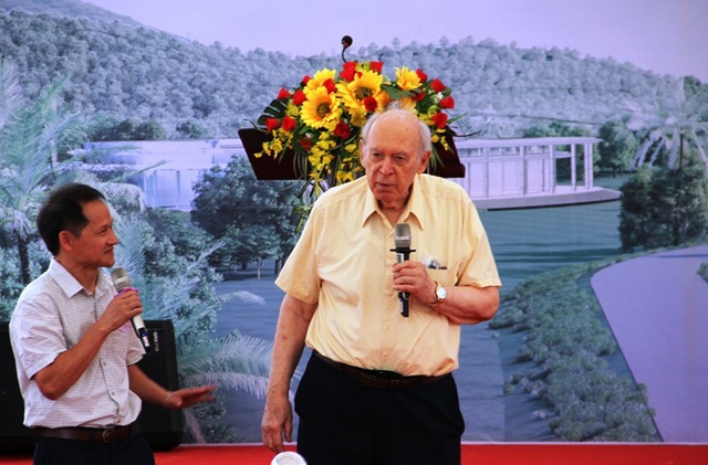 Khởi công khách sạn “Vì Khoa học” đầu tiên tại Quy Nhơn - 4 GS. Jerome Friendman, giải Nobel Vật lý năm 1990 (MIT, Mỹ) chia sẻ tại lễ khởi công khách sạn Vì khoa học.