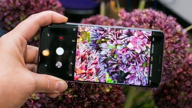 Tại sao điện thoại iPhone và Android ngày càng đắt đỏ? - 2
Những chiếc smartphone cao cấp đang phải gánh các khoản chi phí lớn từ hoạt động R&D, linh kiện đắt đỏ hơn.