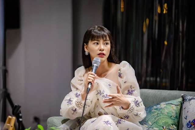“Thiên thần sa ngã” Bùi Lan Hương bán nhà để theo đuổi âm nhạc - 1 Bùi Lan Hương chia sẻ, việc theo đuổi thể loại âm nhạc mới lạ, kén người nghe khiến cô gặp nhiều khó khăn. Thậm chí, để làm album cô phải bán căn nhà...