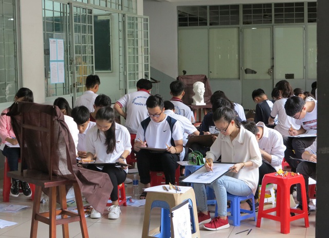 Trường ĐH Kiến trúc TPHCM, ĐH Văn Hiến công bố điểm trúng tuyển - 1 Thí sinh thi năng khiếu vào Trường ĐH Kiến trúc TPHCM