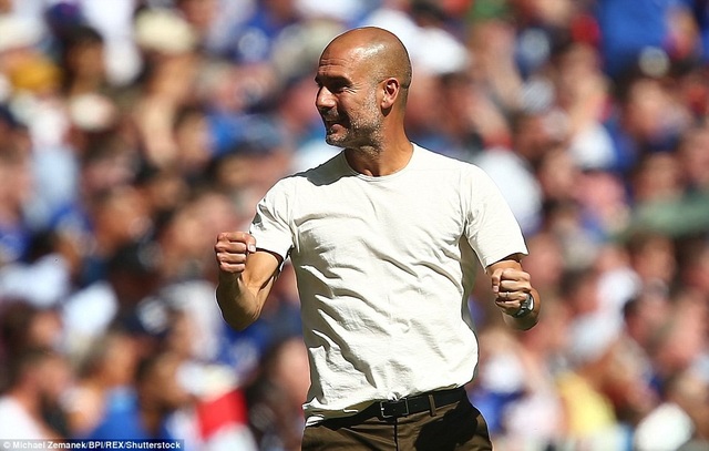Nhìn lại chiến thắng dễ dàng của Man City trước Chelsea - 10
Guardiola ăn mừng bàn thắng mở tỉ số của học trò
