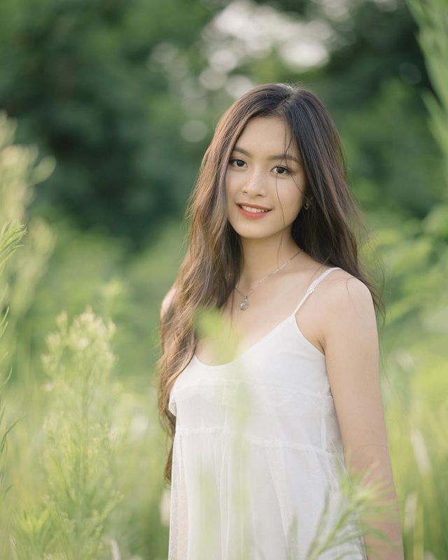 Nữ sinh Việt tại Pháp học giỏi, xinh đẹp “gây thương nhớ” - 8
Không chỉ xinh đẹp, Tố Anh còn có thành tích học tập ấn tượng.