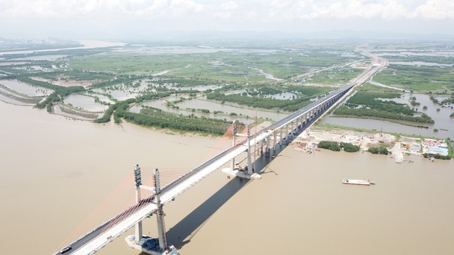 Ngắm cầu Bạch Đằng hơn 7.000 tỉ sắp hoàn thành - 4 Cầu Bạch Đằng xác định là cây cầu mang ý nghĩa lịch sử, gắn liền với dòng sông Bạch Đằng.
