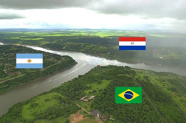 Những đường biên giới thân thiện và ngộ nghĩnh đến khó tin - 4 Lãnh thổ của 3 nước Argentina, Brazil và Paraguay lại phân định với nhau trên một con sông.