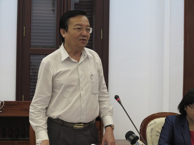 TPHCM: Dân số không ngừng tăng, các trường khó giữ được chuẩn - 1 Giám đốc Sở GD-ĐT TPHCM Lê Hồng Sơn chia sẻ với Đoàn công tác Trung ương