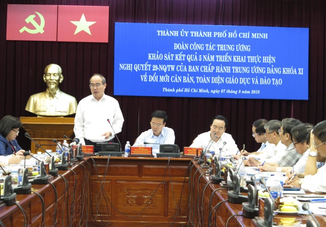 TPHCM: Dân số không ngừng tăng, các trường khó giữ được chuẩn - 2 Ông Nguyễn Thiện Nhân, Bí thư Thành uỷ TPHCM cũng rằng cho dân số không ngừng tăng nên quy mô giáo dục tăng hàng năm rất lớn