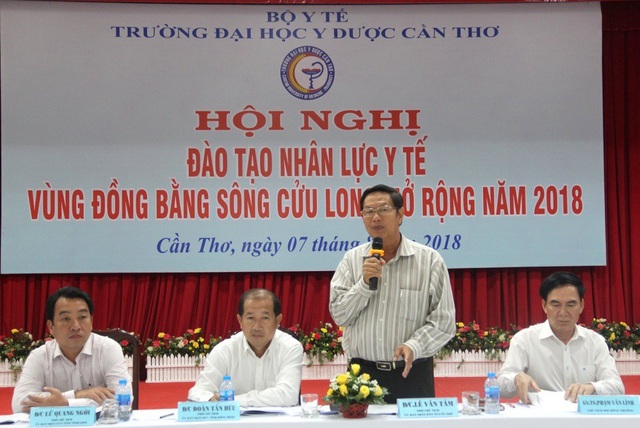 Ông Lê Văn Tâm - Phó chủ tịch UBND TP Cần Thơ phát biểu tại hội nghị