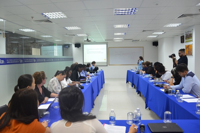 Xét tuyển học bạ chương trình cử nhân quốc tế Quản trị kinh doanh, An ninh mạng - 1
Giảng viên nước ngoài cùng trao đổi kinh nghiệm giảng dạy tại Viện Đào tạo Quốc tế thuộc ĐH Quốc gia TP.HCM (IEI).