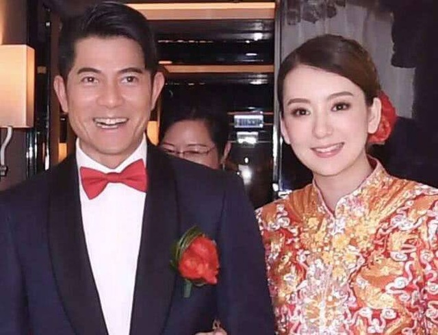Vợ Quách Phú Thành mang bầu lần hai? - 5
Chỉ vài tháng sau đám cưới, Fan Yang sinh con gái đầu lòng cho Quách Phú Thành. Vào thời điểm hai người tổ chức hôn lễ, tin đồn về việc Fan Yang mang thai được đăng tải nhưng cả hai đều phủ nhận. Cuộc sống hôn nhân sau hơn 1 năm của Quách Phú Thành và vợ kém 23 tuổi thực sự rất viên mãn và hạnh phúc.