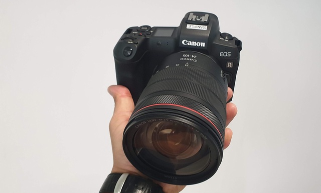 Trên tay máy ảnh mirroless full-frame đầu tiên của Canon tại Việt Nam - 1 Trên tay máy ảnh mirroless full-frame đầu tiên của Canon tại Việt Nam - 1