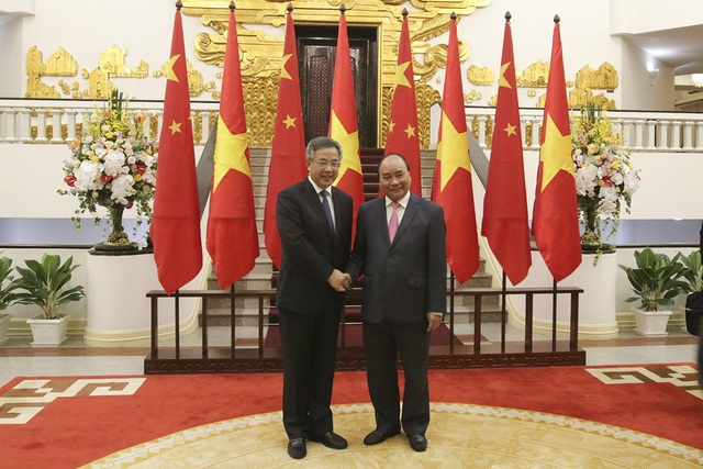 Thủ tướng Chính phủ Nguyễn Xuân Phúc và Phó Thủ tướng Quốc vụ viện Hồ Xuân Hoa (ảnh: Hữu Nghị)