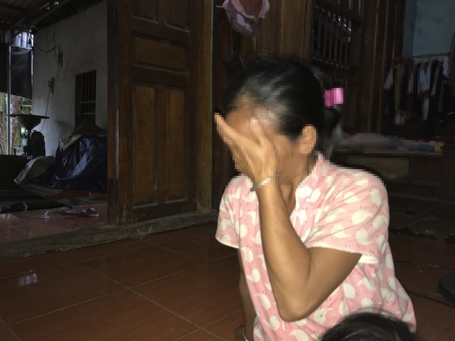 Ghi ở “tâm bão H”: Đi tìm lời giải nơi vùng sơn cước - 1 Chị L.Th.Q đau đớn khi biết mình có H, chị lây nhiễm từ người chồng cách đây khoảng 3 năm.