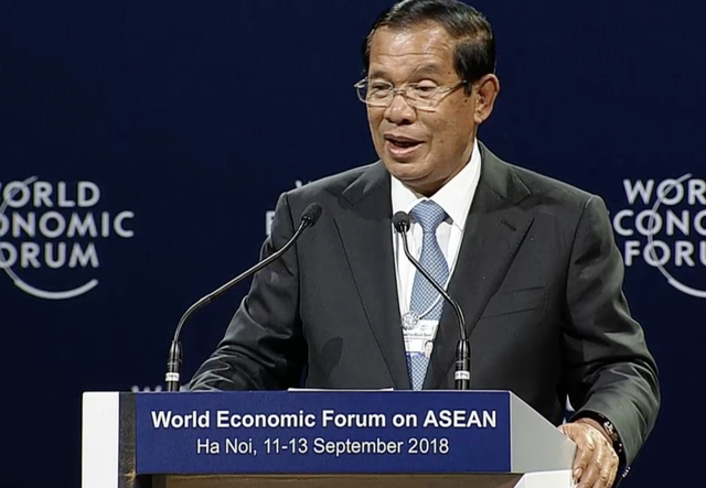Khai mạc Diễn đàn Kinh tế thế giới tại Hà Nội: Việt Nam là "Ngôi sao đang lên" - 4
Thủ tướng Campuchia Hun Sen phát biểu tại Diễn đàn WEF