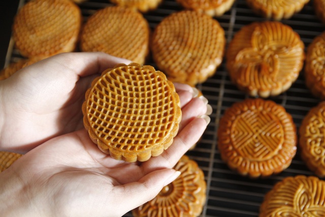 Bánh trung thu handmade bão hoà, dân buôn chỉ dám làm cầm chừng - 6 Bánh trung thu handmade