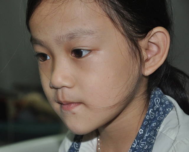 Mẹ bỏ đi, bé 7 tuổi lên viện chăm bố thập tử nhất sinh - 4 Nhắc đến mẹ, Thảo bảo con không nhớ mặt mẹ.