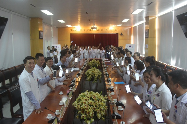 Bệnh viện K đồng loạt nhắn tin 15 nghìn đồng ủng hộ bệnh nhân ung thư - 3 Bệnh viện K đồng loạt nhắn tin 15 nghìn đồng ủng hộ bệnh nhân ung thư - 3
