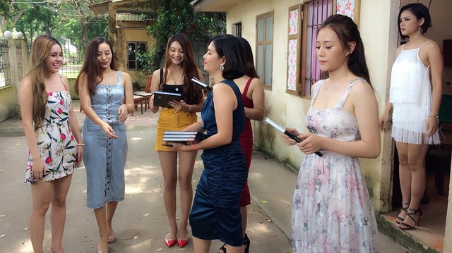 Phim Việt quá lố khi “lợi dụng” phần ngoại truyện để quảng cáo? - 1 Phần ngoại truyện của Quỳnh búp bê mới đây khiến khán giả chưng hửng vì rời rạc, nhạt nhẽo và quảng cáo lộ liễu.