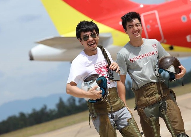 Cựu học sinh trường Thực nghiệm: “May mắn vì được hưởng phương pháp của GS. Hồ Ngọc Đại!” - 1
Anh Trần Hồng Quang (bên trái) là một học sinh khóa 2 chương trình Công nghệ giáo dục của GS. Hồ Ngọc Đại.
