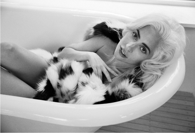 Ngôi sao lập dị nhất showbiz hé lộ về góc khuất nội tâm - 3 Lady Gaga