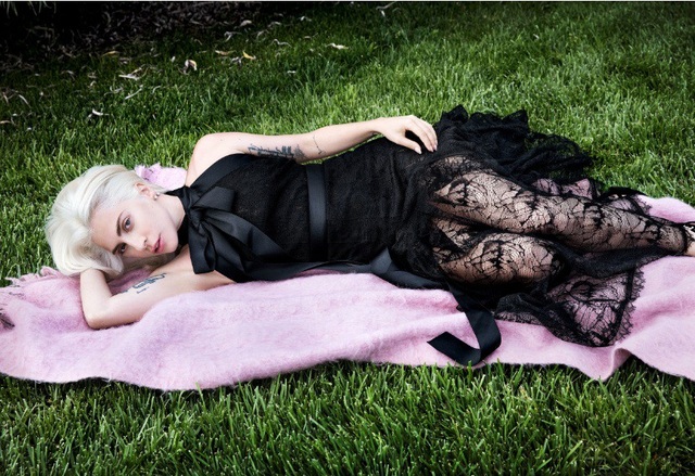 Ngôi sao lập dị nhất showbiz hé lộ về góc khuất nội tâm - 2 Lady Gaga