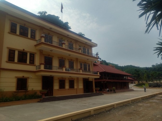 Bộ TN-MT đang làm rõ việc phá rừng đặc dụng Thần Sa để khai thác vàng - 2 Văn phòng điều hành của Công ty Đầu tư xây dựng và khai thác khoáng sản Thăng Long được xây kiên cố nơi chân núi (Ảnh: V.H)
