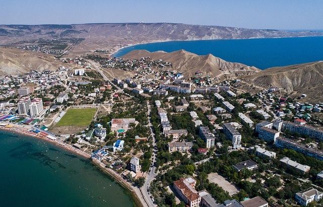 Nga nổi giận vì Ukraine dọa cắt nguồn nước ngọt tới Crimea - 1 Bán đảo Crimea từ trên cao nhìn xuống (Ảnh: Tass)
