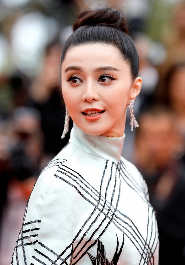 Phạm Băng Băng: Chia tay bạn trai, bị cấm vận tại Trung Quốc vì scandal trốn thuế? - 2
Ngôi sao nổi tiếng của Trung Quốc không tham gia bất kỳ sự kiện nào suốt 3 tháng qua.