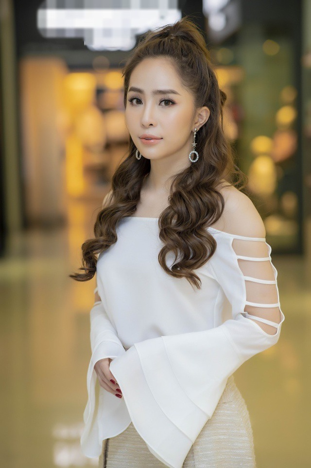 Nhã Phương gầy tong teo, một mực giữ im lặng trước ngày cưới - 13 Ca sĩ Quỳnh Nga cá sấu chúa.