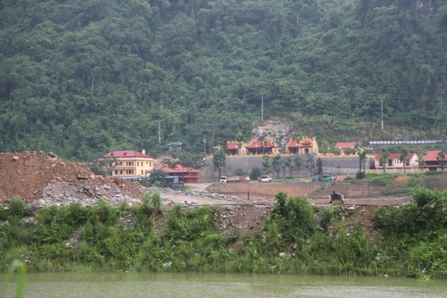 Xâm hại trên 11ha rừng đặc dụng Thần Sa để tìm vàng - 1 Khu văn phòng, đình, chùa được xây dựng trên 1,7ha đất rừng đặc dụng Thần Sa-Phượng Hoàng đang gây bức xúc dư luận (Ảnh: V.H).