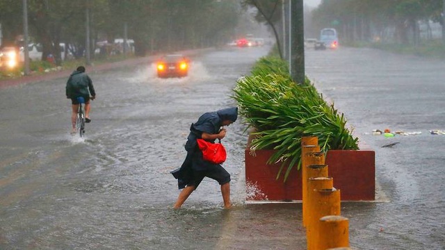 Châu Á có thể thiệt hại 120 tỷ USD do siêu bão Mangkhut - 1 Đường phố ngập lụt tại Philippines do siêu bão Mangkhut (Ảnh: Straitstimes)