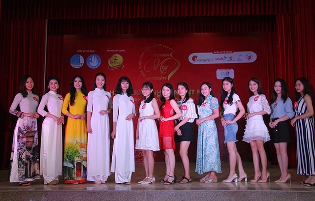 Nữ sinh Hà Nội xúng xính váy áo dự thi Sơ khảo Hoa khôi Sinh viên Việt Nam - 12 Nữ sinh Hà Nội xúng xính váy áo dự thi Sơ khảo Hoa khôi Sinh viên Việt Nam - 12