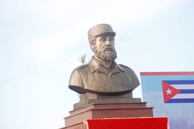 Chính thức khánh thành công viên Fidel Castro tại Quảng Trị - 4 Bức tượng bán thân của vị lãnh tụ Cuba