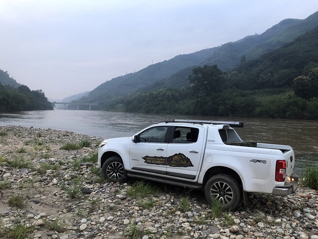 Ba ngày lên đỉnh cùng “Chevrolet Colorado - The Boundary” - 7 Đỉnh thứ 3 của hành trình: Đồn biên phòng Lũng Pô, nơi con sông Hồng đổ vào đất Việt.