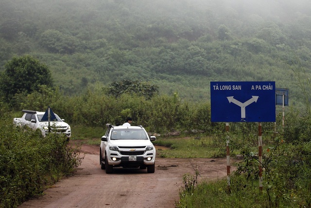 Ba ngày lên đỉnh cùng “Chevrolet Colorado - The Boundary” - 3 Đường lên đỉnh Khoan La San, nơi có cột mốc không số nơi ngã ba biên giới.