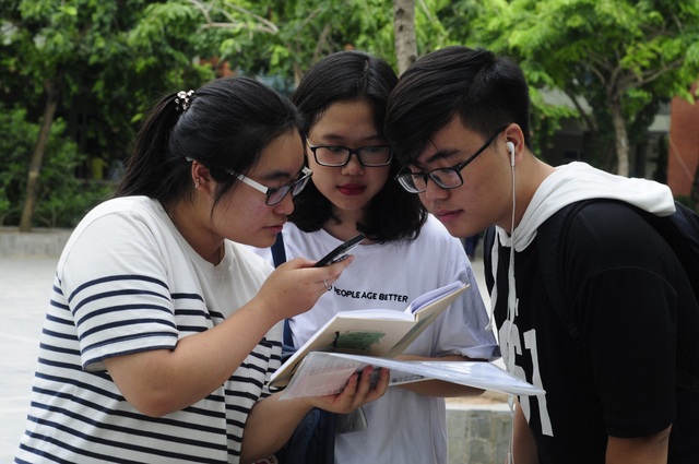 Sau lùm xùm gian lận thi cử 2018, hướng thi THPT quốc gia 2019 sẽ thế nào? - 3 Thay đổi chủ yếu liên quan đến các vấn đề kỹ thuật. Những điều chỉnh nếu có chỉ tập trung vào người tổ chức thi, còn phía học sinh thì căn bản là ổn định, không thay đổi. Nên các em yên tâm học tập. (Ảnh: Mỹ Hà).