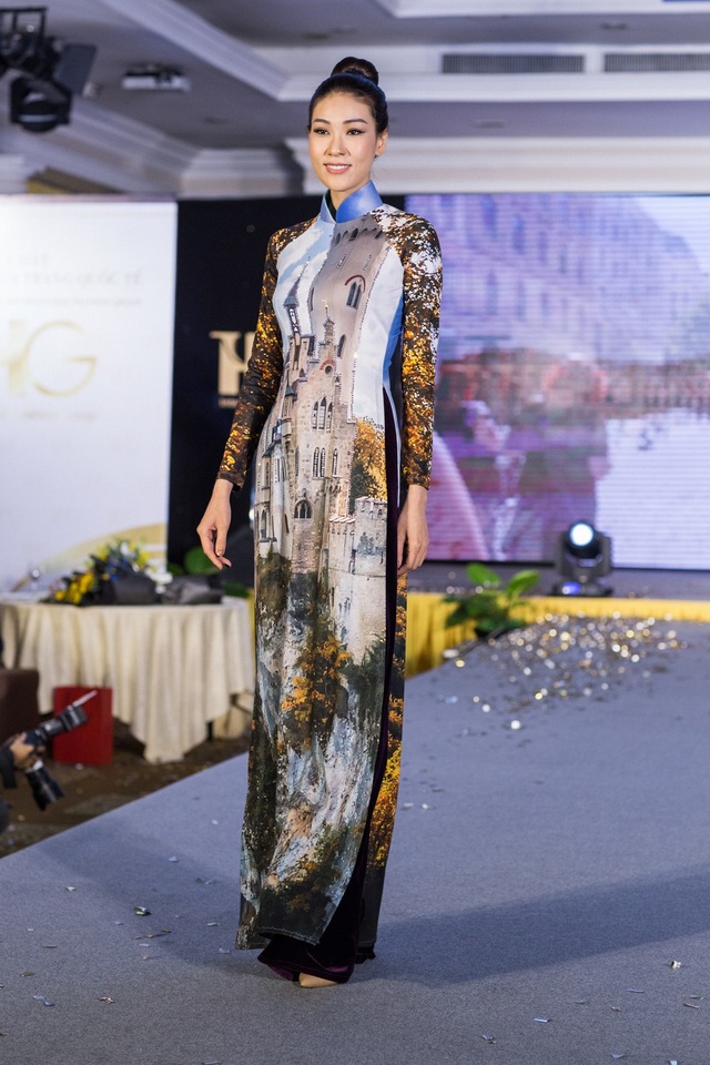 Hoa hậu Áo khoe trang phục truyền thống - 12 Hoa hậu Áo khoe trang phục truyền thống - 12
