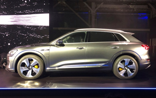 Audi e-tron SUV khuấy động phân khúc xe sang chạy điện - 1 Audi e-tron SUV khuấy động phân khúc xe sang chạy điện - 1