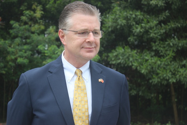 Đại sứ Mỹ múa lân, nặn bánh trung thu cùng trẻ em khuyết tật Việt Nam - 19 Đại sứ Daniel Kritenbrink hy vọng trong nhiệm kỳ của mình tại Việt Nam, ông có thể làm mọi điều tốt nhất để “thúc đẩy quan hệ Việt - Mỹ ngày càng vững mạnh”.