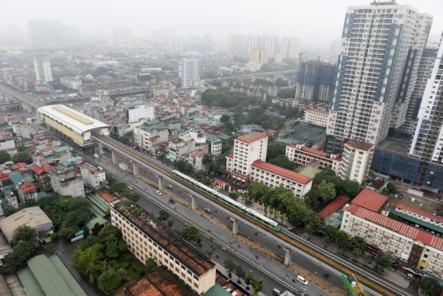 Đoàn tàu đường sắt Cát Linh - Hà Đông băng băng qua các nhà ga - 6
Quá trình vận hành thử ngoài căn chỉnh kỹ thuật, ban quản lý sẽ thực hiện giả định các tình huống có thể xảy ra khi hoạt động chính thức, xử lý các tình huống khẩn cấp…