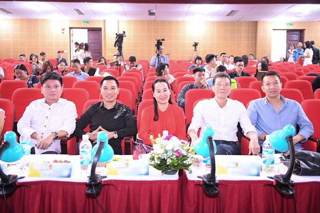 Thí sinh Giọng hát hay Hà Nội luôn muốn khám phá và vượt qua thử thách - 2 Ban giám khảo vòng bán kết.