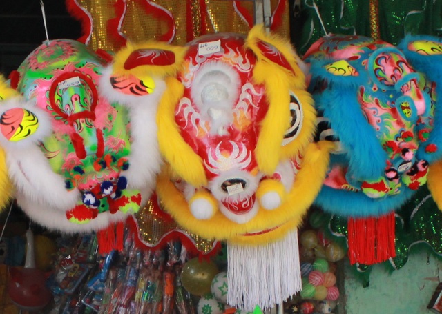 Rộn ràng không khí Tết Trung thu ở phố đồ chơi trẻ em - 5 Sắc màu Tết Trung thu rực rỡ các phố chuyên doanh đồ chơi trẻ em ở Đà Nẵng
