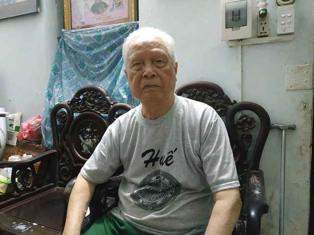 Chuyện chưa kể về người bảo vệ lễ đài 2/9 cách đây 73 năm - 1 Dù đã 94 tuổi, mắt mờ, chân tay yếu thế nhưng ký ức về những năm tháng lịch sử hào hùng của dân tộc vẫn được người cựu binh này nhớ nguyên vẹn.