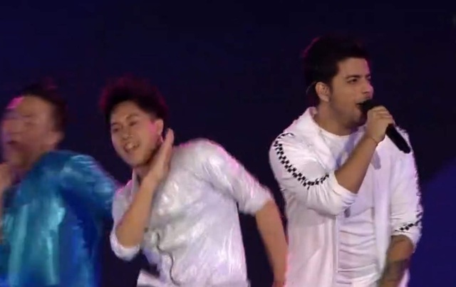 Lễ bế mạc Asiad 18: Bữa tiệc âm nhạc rộn ràng - 6
Danh ca người Ấn Độ - Siddharth Slathia