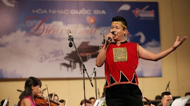 Diva Mỹ Linh biểu diễn thăng hoa tại Hòa nhạc “Trên đôi cánh tình yêu” - 9 Ca sĩ Mạnh Dũng.
