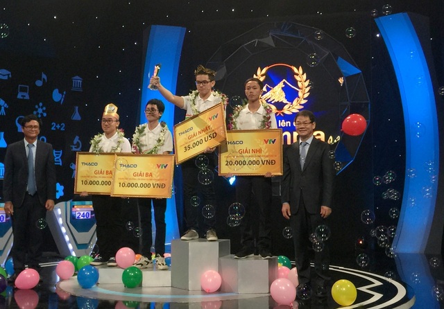 Gấp đôi điểm thí sinh thứ hai, Hoàng Cường vô địch Đường lên đỉnh Olympia 2018 - 1
Giây phút đăng quang Đường lên đỉnh Olympia 2018 của Hoàng Cường