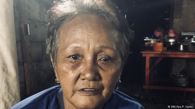 Nỗi đau của người mẹ mất 4 con trong cuộc chiến chống ma túy tại Philippines - 1 Bà Clarita Alia - người mất 4 con trai tại Philippines (Ảnh: DW)