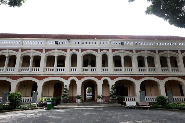 Hàng nghìn cổ vật bên trong tòa nhà 150 năm tuổi ở Sài Gòn - 1 Đại chủng viện Thánh Giuse là tòa nhà đã tồn tại 150 năm tuổi.