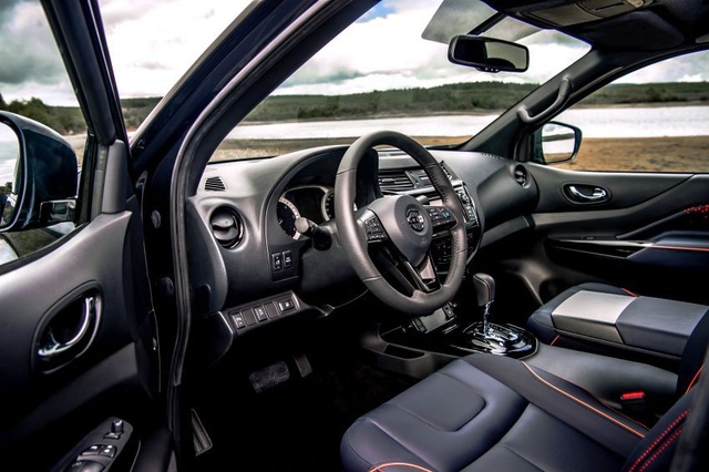 Có một Nissan Navara của bầu trời đêm - 3 Có một Nissan Navara của bầu trời đêm - 3