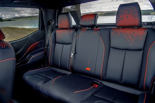 Có một Nissan Navara của bầu trời đêm - 6 Có một Nissan Navara của bầu trời đêm - 6
