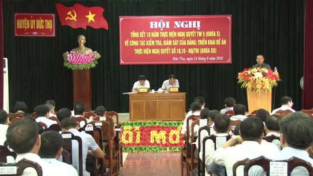 Bộ máy phục vụ 35.000 dân ở TPHCM chỉ phục vụ... 1.000 dân ở Hà Tĩnh - 3 Theo Bí thư huyện Đức Thọ, cần phải có ngay cơ chế, chính sách giải quyết chế độ thỏa đáng cho đội ngũ cán bộ thuộc diện tinh giảm